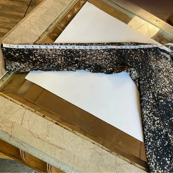 Lululemon loose athletic top - Picture 11 of 12